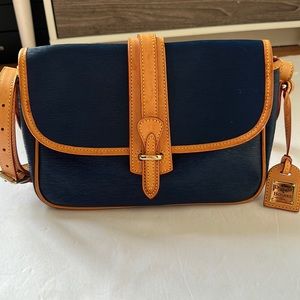 Dooney & Bourke shoulder bag